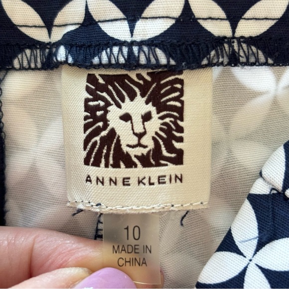 ANNE KLEIN Mid Rise Slim Leg Ankle Pants--EUC--10 - Picture 6 of 15